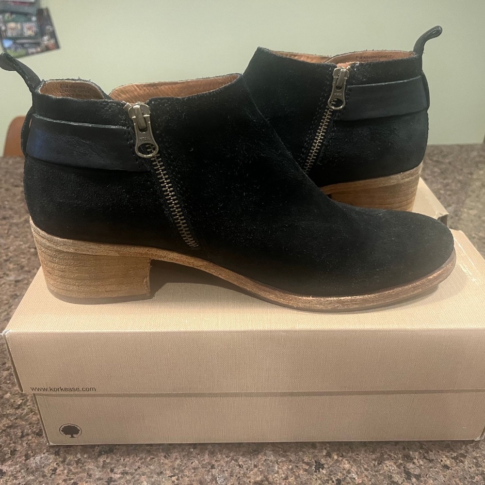 Kork Ease Mesa Suede Bootie, side zip, size 8.5